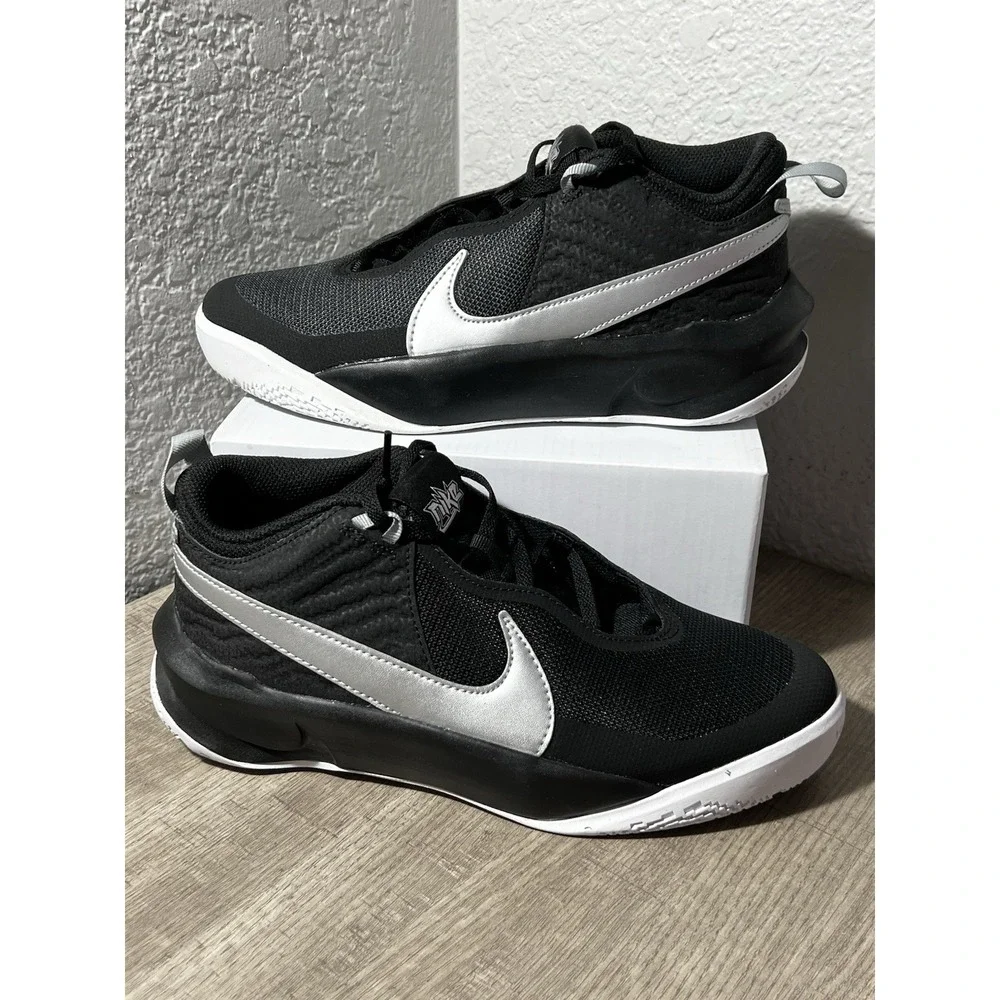 Nike Team Hustle D 10nBoys Basketball Sneaker‎ Shoe Black Size 4.5Y CW6735-004